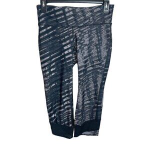 Under Armour UA Capri Crop All Season Gear Fitted Yoga Womens Size Small Black